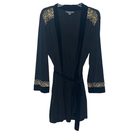 Morgan Taylor Tops - ❤️ MORGAN TAYLOR Robe Size L
